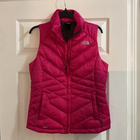 The North Face Jackets & Blazers - The North Face Quilted, Full-zip, Down Puffer Vest, Small